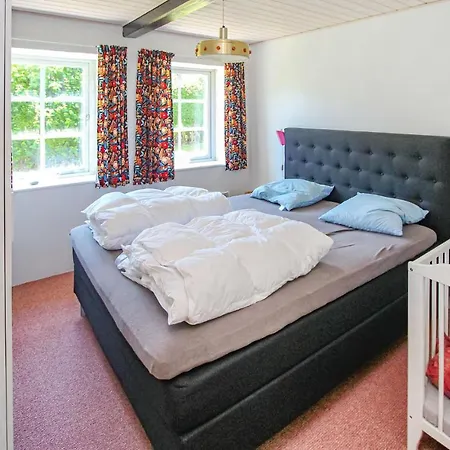 Lovely In Sams With 2 Bedrooms Сasa de vacaciones *